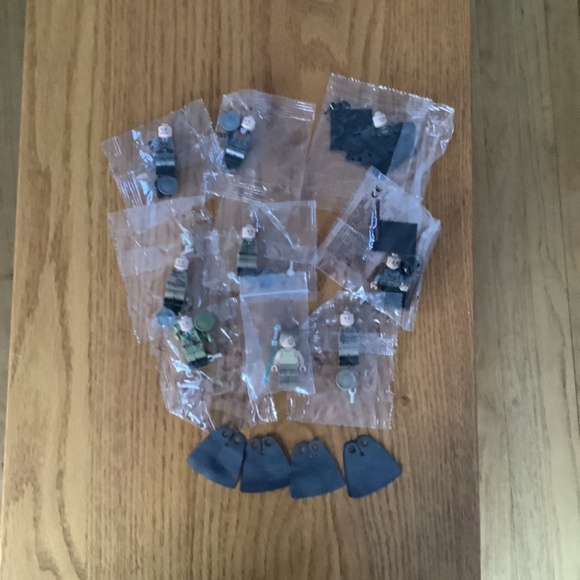 Kids Building Blocks and Accessories Bundle - Picture 4 of 8